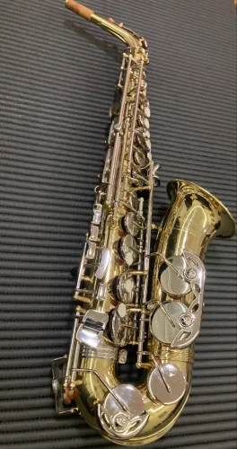 Sax alto Júpiter 769/767