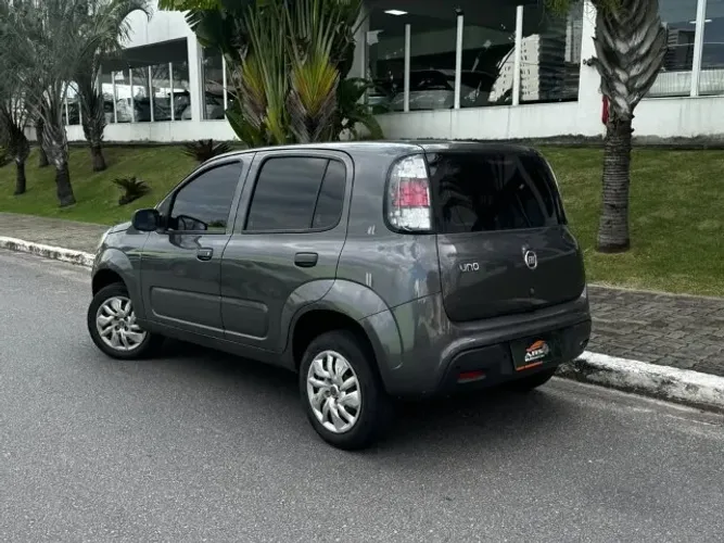 Fiat Uno Attractive 1.0 EVO Fire Flex 8V 5P 2021