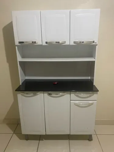 Vende-se um armário
