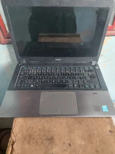Notbook dell i5 4 de ram e 240 de ssd com placa de vídeo de 2 Gb de ram.