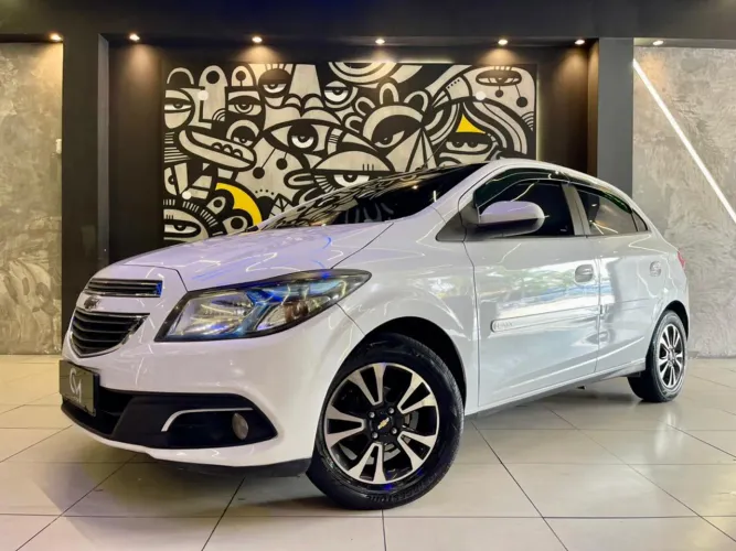 Chevrolet Onix Hatch LTZ 1.4 8V Flex Power Mec. 4P 2015