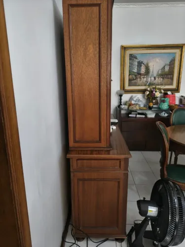 BUFFET COM CRISTALEIRA EM CEREJEIRA EM OTIMO ESTADO
