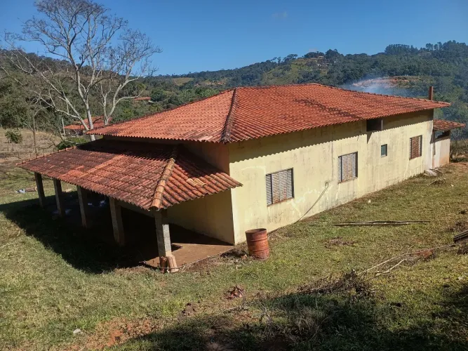 Excelente Casa em Roças Novas 