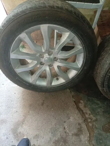 Rodas land hover 