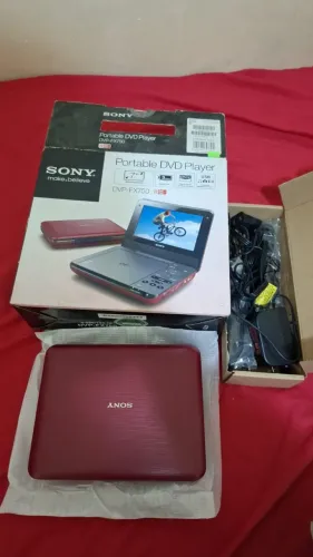 SONY DVP-FX750 DVD Player Portátil
