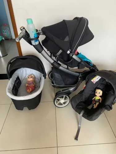 Carrinho de bebê importado