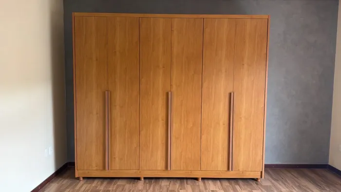 Guarda-Roupa 6 portas