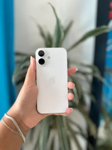 Vendo ou troco iPhone 16 128gb
