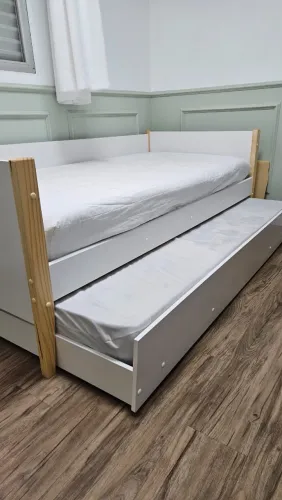 Bicama Sofá Noah com Pés em Madeira Pinus - Branco