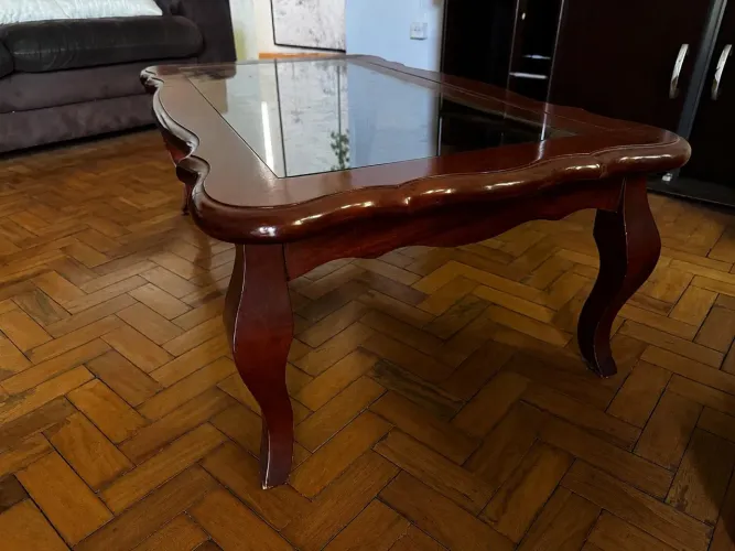 Mesinha de centro em madeira e vidro