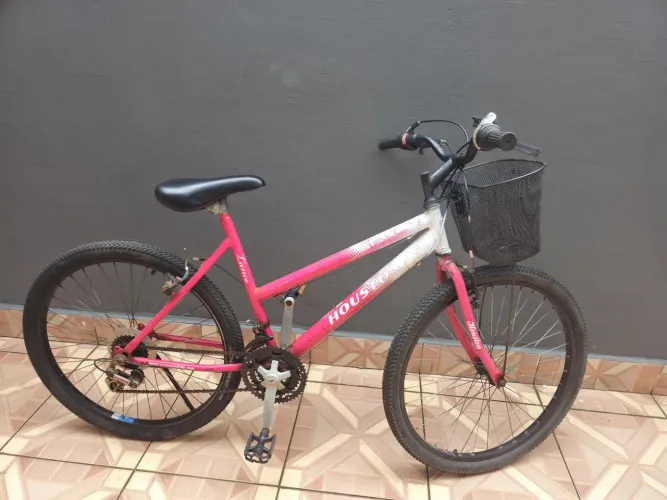 Vendo bicicleta feminina aro 26 em bom estado