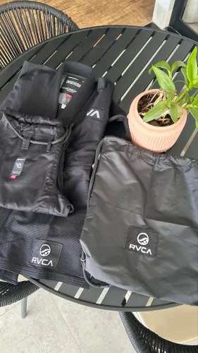 Kimono RVCA A2L Preto