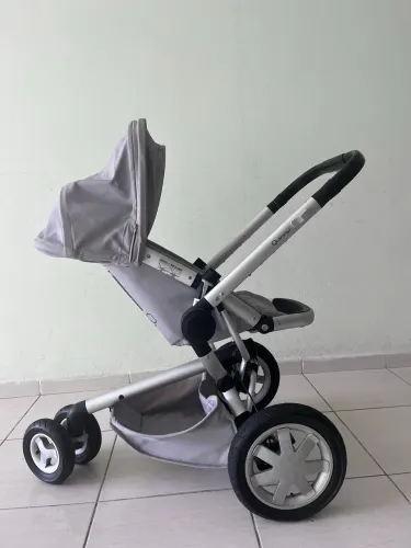 Carrinho Bebê Quinny Cinza 3 Rodas