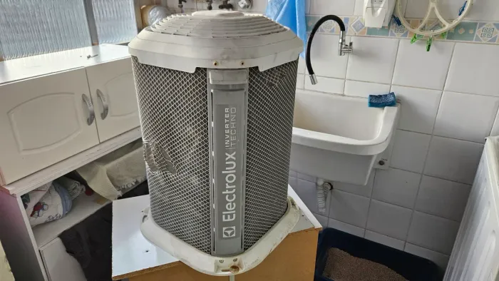 Split Electrolux Inverter 12000 p/ peças