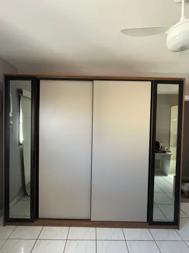 TROCO POR TV | Guarda-Roupa Casal 6 Portas c/ Espelho Reflecta | MUDANÇA URGENTE | R$ 1200