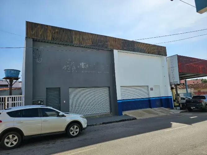 Alugo Sala Comercial Centro, Rua 20 entre GO e MA, 130 m2