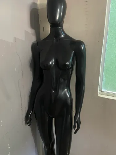 Manequim Feminino de Corpo Inteiro