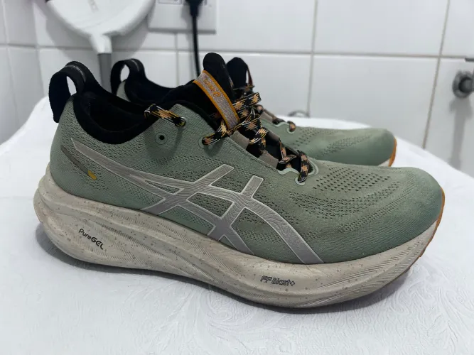 Tênis Asics Gel-Nimbus 26 TR (Trilha/Asfalto) - Tam 42 - Quase Novo!