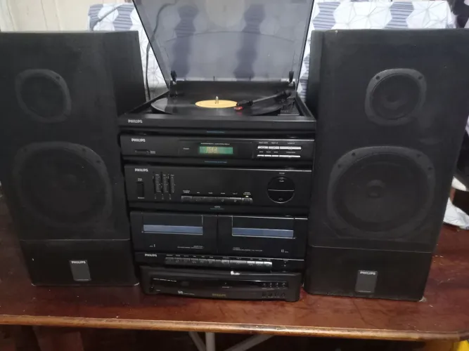 Som toca discos marca Philips 4x1 2 caixas originais 