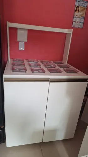 Vende-se balcão pra açaí teria novo