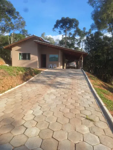 chácara formada próximo a igreja do Roseira/Colombo/casa/tanque de peixes