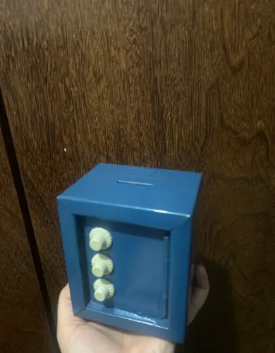 cofre de metal com senha azul metalúrgica fercar ltda