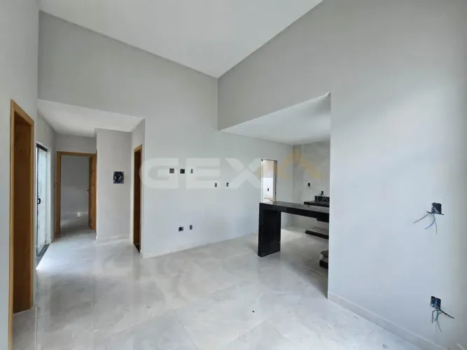 Casa à venda no Santa Rosa, 3 quartos, 1 suíte com closet e 4 vagas.