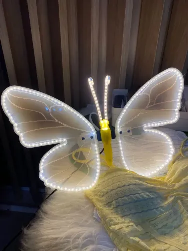 Luminária de Led Borboleta Decoração Quarto / Festas - Nova