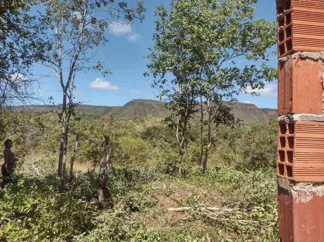 Vendo terreno com 5,7 hectares BARATO .