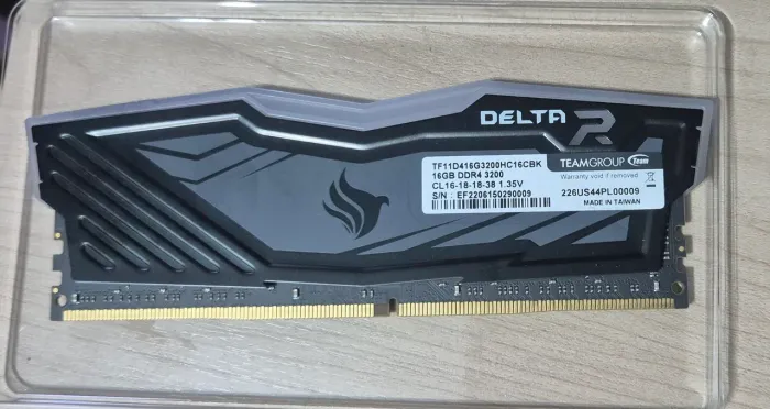 Memória RAM 16GB 3200 RGB T-Force