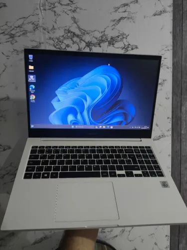 Notebook Samsung core i5 de 10° ger + 256gb SSD + 8gb + placa vídeo intel super novo !