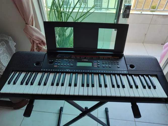 VENDO TECLADO YAMAHA + SUPORTE 