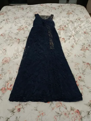 Vestido de festa azul escuro