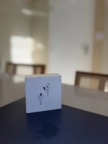 AirPods 4 com cancelamento de ruído