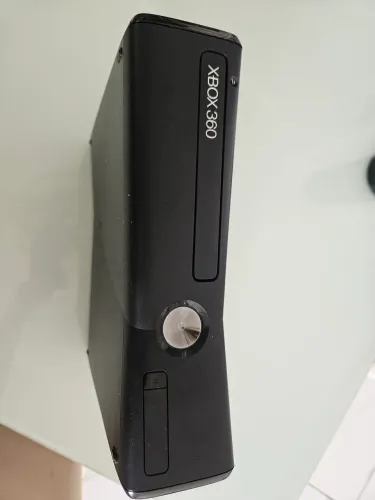 Xbox 360 Slim + 3 Controles - Excelente Oportunidade