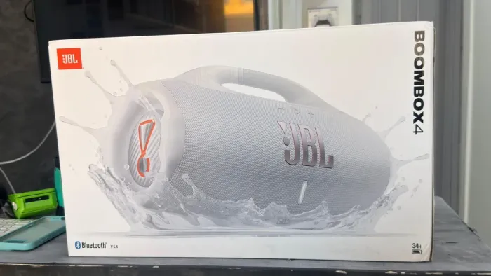 JBL Boombox 4 branca - lacrada 
