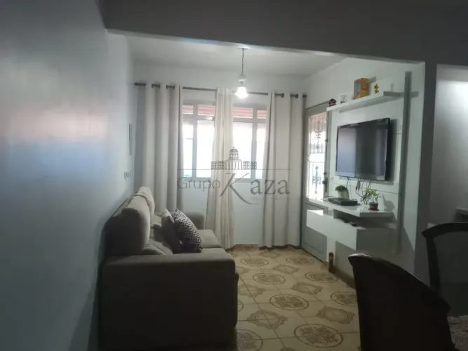 Oportunidade - Casa - Conjunto Trinta e Um de Março - 3 Dormitórios - 82m².
