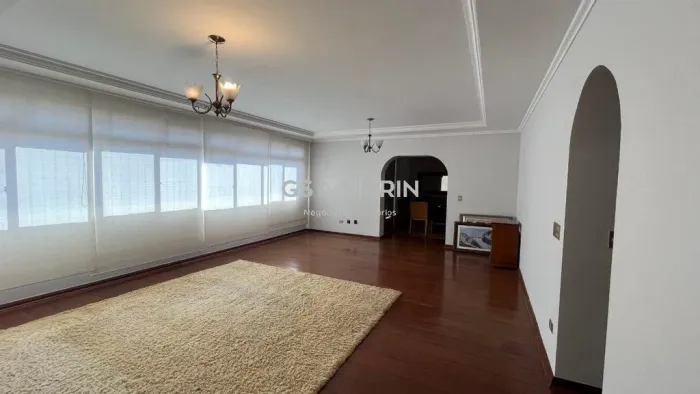 Apartamento à venda no Ed. Marques de Olinda, em Londrina