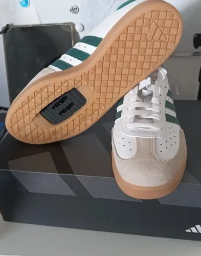 Velo Adidas