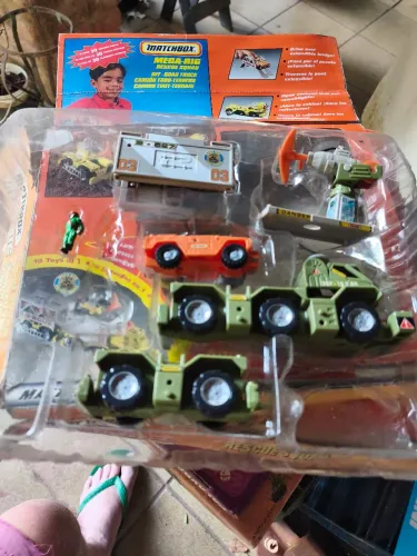 Matchbox Mega-Rig Rescue Squad Off-Road Truck Mattel