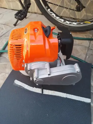 Moto de roçadeira zerado.