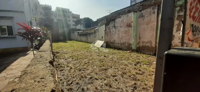 Terreno plano sem árvores de 201,82 metros quadrados na Cidade Baixa
