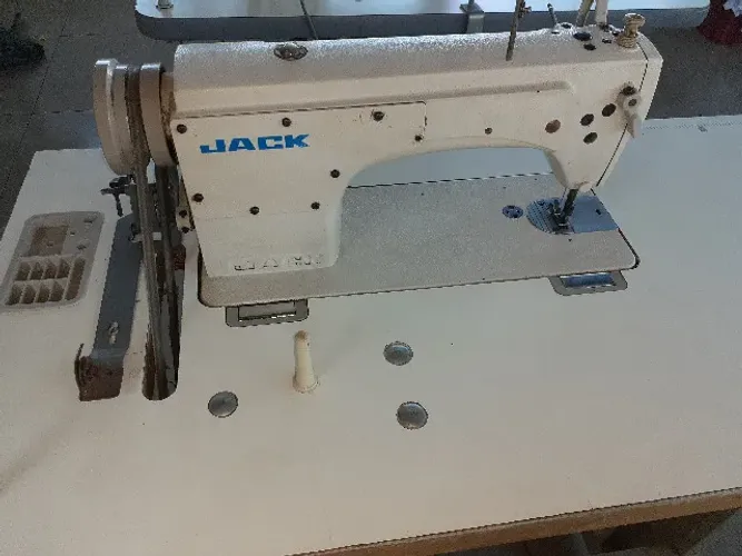 Máquina de costura Reta Industrial