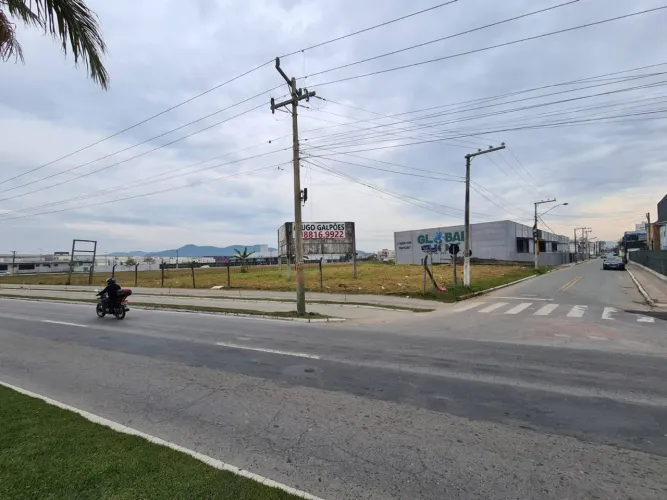 Terreno com grande potencial construtivo na Cidade Nova Itajaí