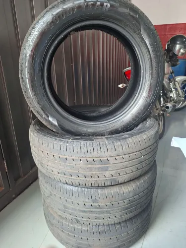 Pneu 215/60/17