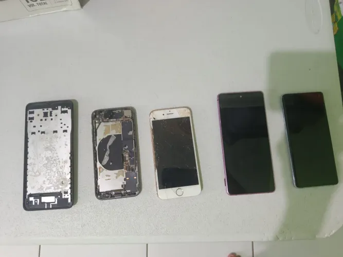 Celulares + tablets pra retirada de peças ou concerto