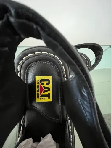 Sandália Masculina CAT Couro Legítimo (Preta) - Na Caixa