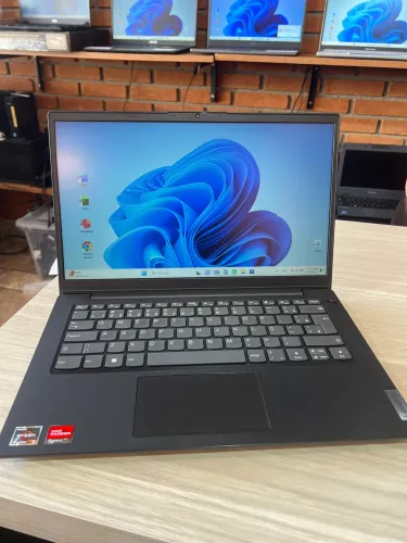 Lenovo ryzen 57208 RAM 256 Ssd tela 14 AMD Radeon 2 g DIC