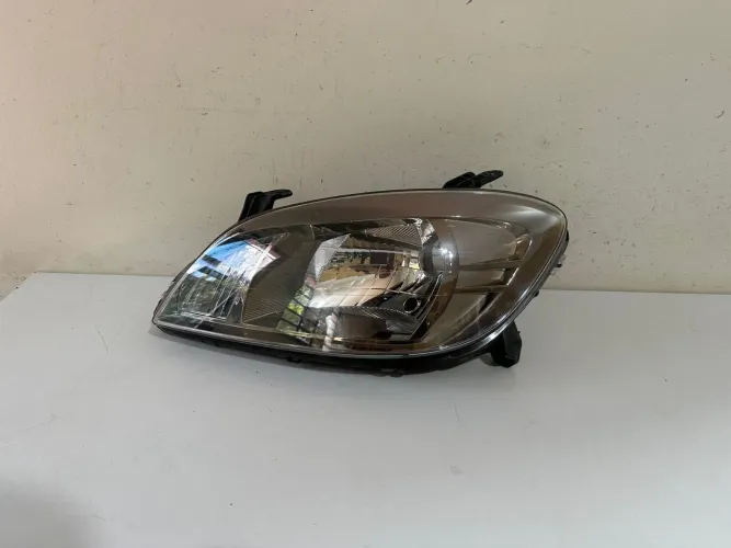 Farol esquerdo Celta / Prisma 2007/2008/2009/2010/2011/2012/2013/2014/2015