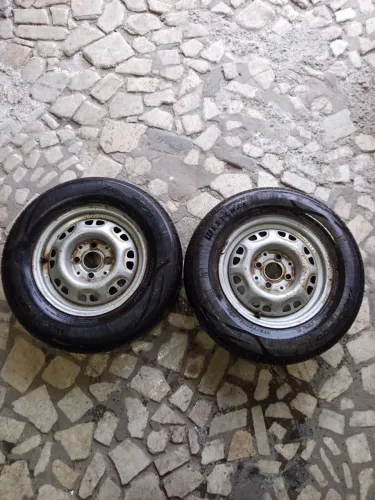 Pneus aro 13 com rodas